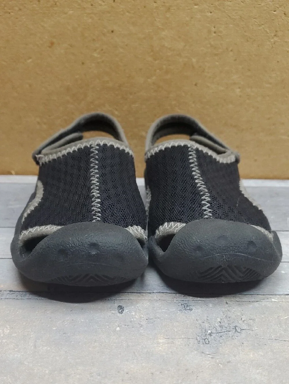 Crocs Kids’ Swiftwater™ Sandal  204024  Size C 8